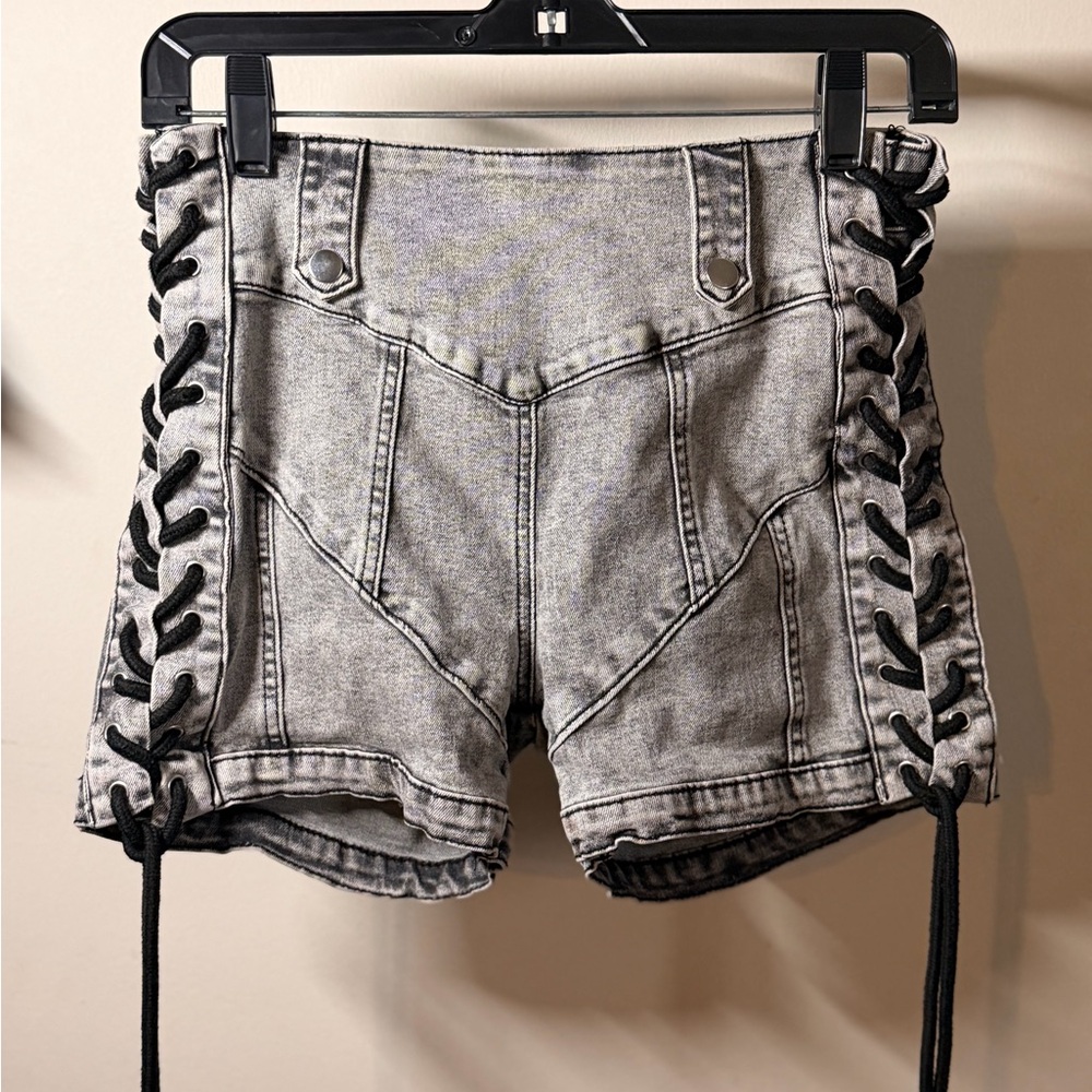 Fashion Nova Gray Lace-Up Denim Shorts – Size 3